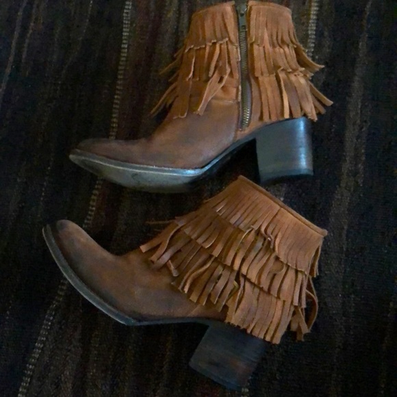 FREEBIRD GENUINE LEATHER FRINGE BOOTS….Amazing Boots! 🌺 EUC! - Picture 10 of 16